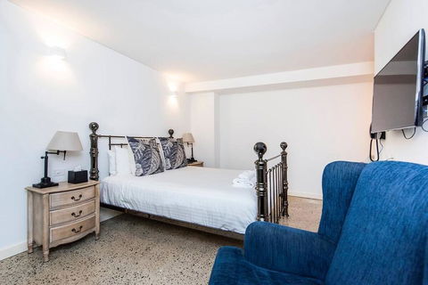 The Nest - Stylish Space In Northbridge Area And Roof Terrace - Accommodation Gladstone 0