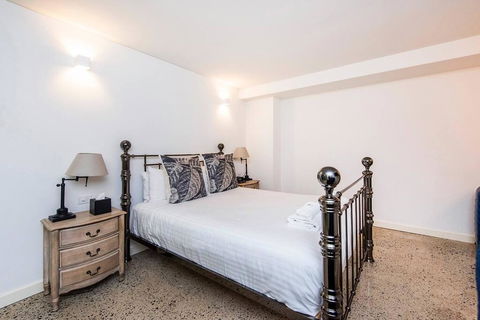 The Nest - Stylish Space In Northbridge Area And Roof Terrace - Accommodation Gladstone 1