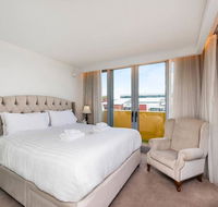 The Nest - Trendy Studio Close to Centre with Roof Terrace - Accommodation Gladstone