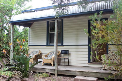 The Old Cottage @ Cowes - Accommodation Gladstone 0