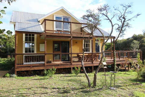 The Old School House - Accommodation Gladstone 0