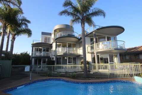 The Palms Apartments - Accommodation Gladstone 1
