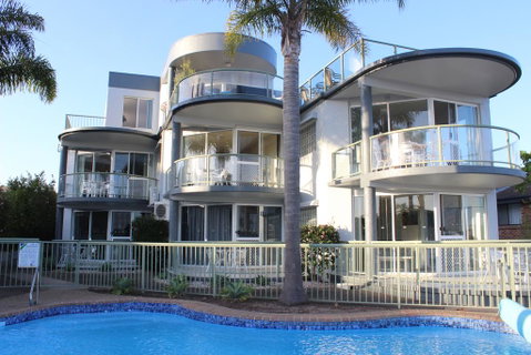 The Palms Apartments - Accommodation Gladstone 2