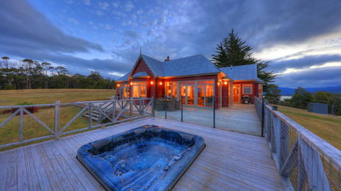 The Peninsula Experience - Accommodation Gladstone 1