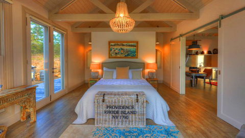 The Peninsula Experience - Accommodation Gladstone 0