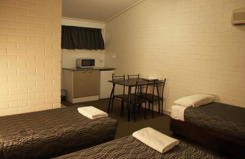 The Plains Motor Inn - Accommodation Gladstone 3