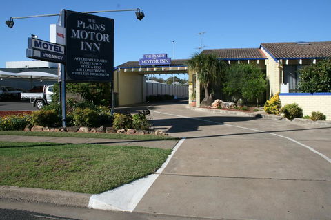 The Plains Motor Inn - Accommodation Gladstone 0
