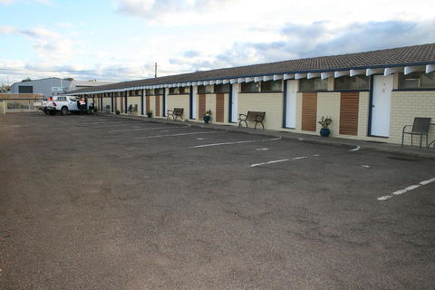 The Plains Motor Inn - Accommodation Gladstone 1
