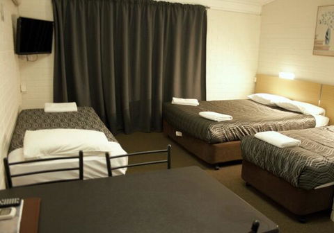 The Plains Motor Inn - Accommodation Gladstone 2