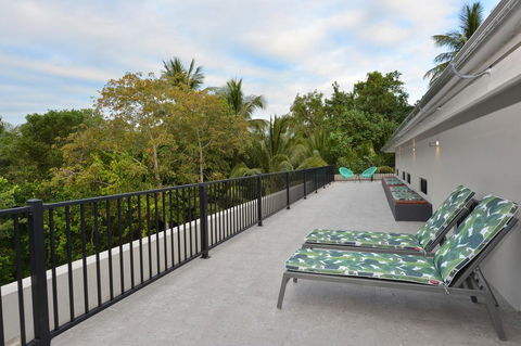 The Port Douglas Beach House - Accommodation Gladstone 2