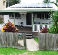 The Red Sparrow - Accommodation Gladstone
