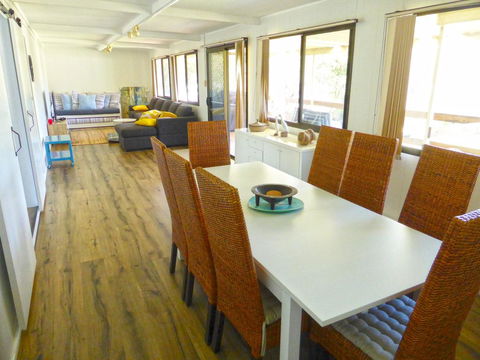 The Relax Shack @ Culburra Beach Sleeps 7 - Accommodation Gladstone 2