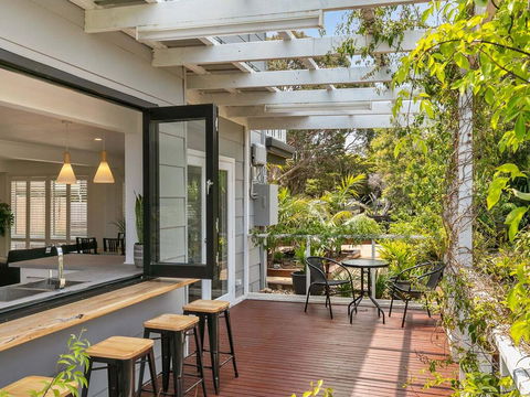 The Resort At 222 - Accommodation Gladstone 2