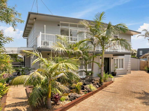 The Resort At 222 - Accommodation Gladstone 3