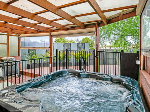 The Resort At 222 - Accommodation Gladstone 0
