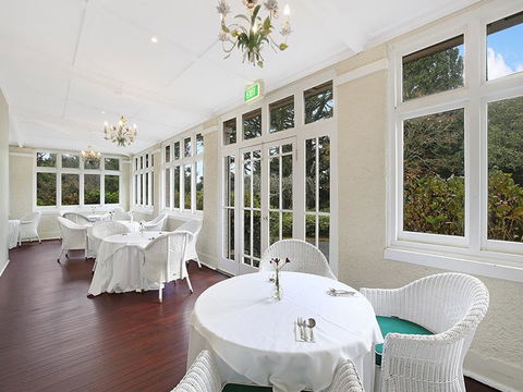 The Robertson Hotel - Accommodation Gladstone 2