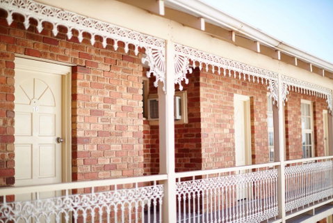 The Rose Hotel & Motel - Accommodation Gladstone 0