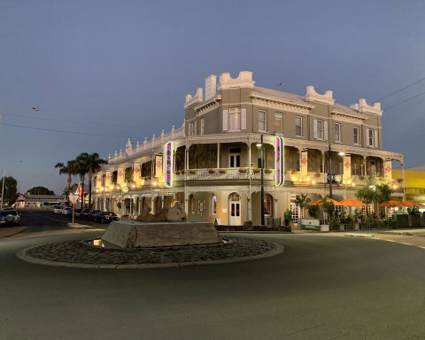 The Rose Hotel & Motel - Accommodation Gladstone 1