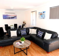The Royal Dolphin Holiday Home - Accommodation Gladstone