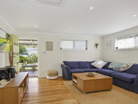 The Shabby Shell - Fresh And Inviting - Accommodation Gladstone 0