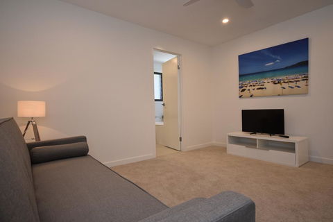The Shae Luka - Private Apartment - Accommodation Gladstone 2
