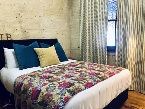 The Shopkeepers Quarters - Accommodation Gladstone 0