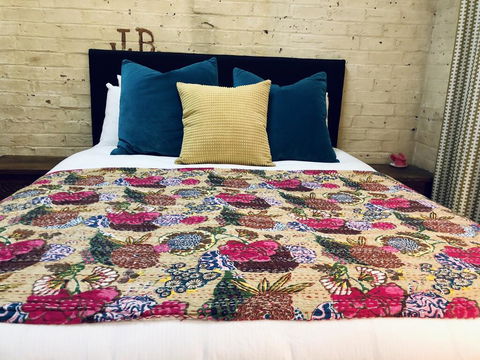 The Shopkeepers Quarters - Accommodation Gladstone 2