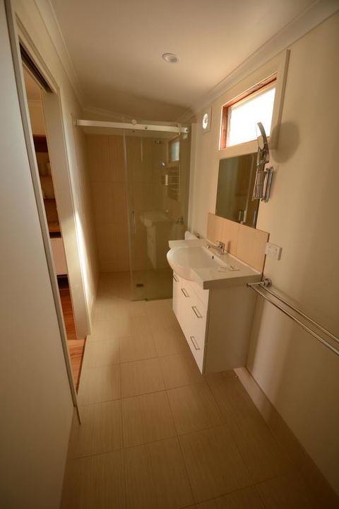 The Silverton Hotel - Accommodation Gladstone 3