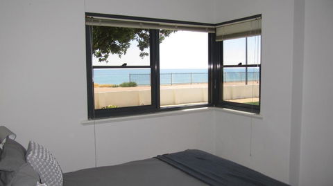 The Somerton Beach Retreat - Accommodation Gladstone 1