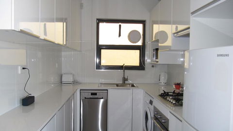 The Somerton Beach Retreat - Accommodation Gladstone 3