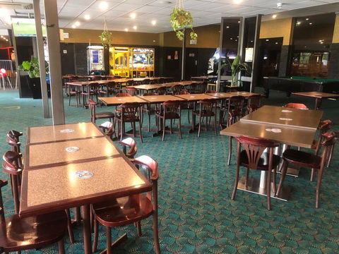 The Sportsman's Hotel - Accommodation Gladstone 3
