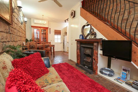The Stable On Olive - Accommodation Gladstone 3