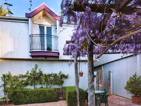 The Stable On Olive - Accommodation Gladstone 0