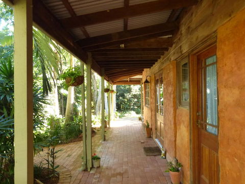 The Stables - Accommodation Gladstone 0