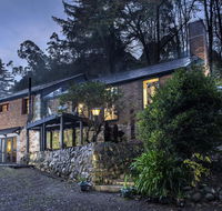 The Stone on the Hill - 3 bedroom house - Accommodation Gladstone