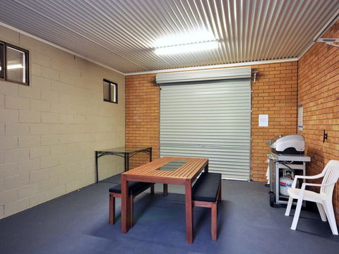 The Studio On The Lake @ Fishing Point, Lake Macquarie - Honestly Put The Line In And Catch Fish - Accommodation Gladstone 2