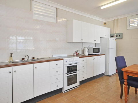The Studio On The Lake @ Fishing Point, Lake Macquarie - Honestly Put The Line In And Catch Fish - Accommodation Gladstone 3