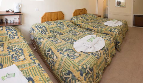 The Swiss Motel - Accommodation Gladstone 1