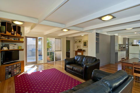 The Terrace Grove - Accommodation Gladstone 3