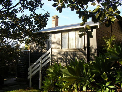 The Tree House, 6 Gowing Street - Accommodation Gladstone 2