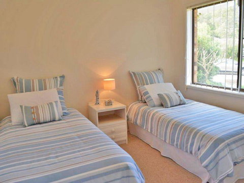 The Verandah', 9 Hanson Avenue - Fantastic Child Friendly Home - Accommodation Gladstone 3