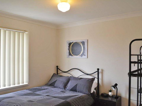 The Verandah', 9 Hanson Avenue - Fantastic Child Friendly Home - Accommodation Gladstone 1