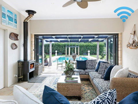 The Villa @ Linden Hall Highlands Luxury - Accommodation Gladstone 0