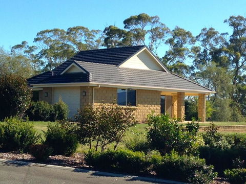 The Villa On Pine Tree - Accommodation Gladstone 0