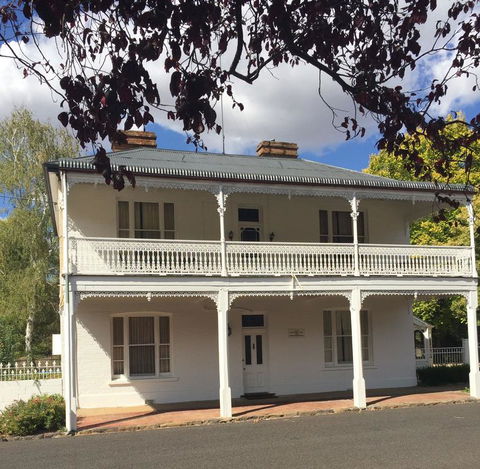 The White House - Accommodation Gladstone 0