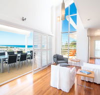 The White House - Central Coolum with Spectacular Ocean Views and WiFi - Accommodation Gladstone