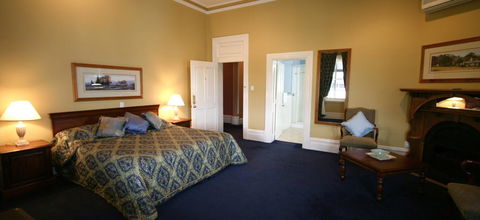 The York Palace Hotel - Accommodation Gladstone 2