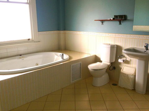 The York Palace Hotel - Accommodation Gladstone 3
