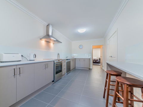Thompson Ave Apartments - Accommodation Gladstone 2