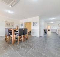 Thompson Ave Apartments - Accommodation Gladstone